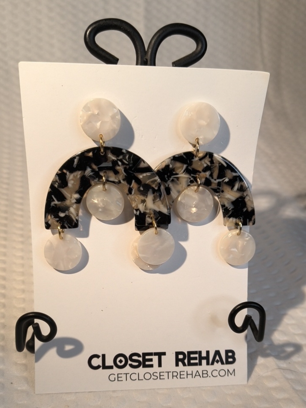 Closet Rehab Arch Drop Earrings In Off The Grid